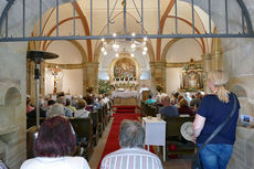 Nachfeier des Mährisch-Neustädter Wachsstockfestes an der Weingartenkapelle (Foto: Karl-Franz Thiede)